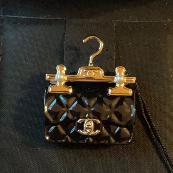 👜 CHANEL HANDBAG  BROOCH 👜 NWT 👜 - Picture 11 of 16